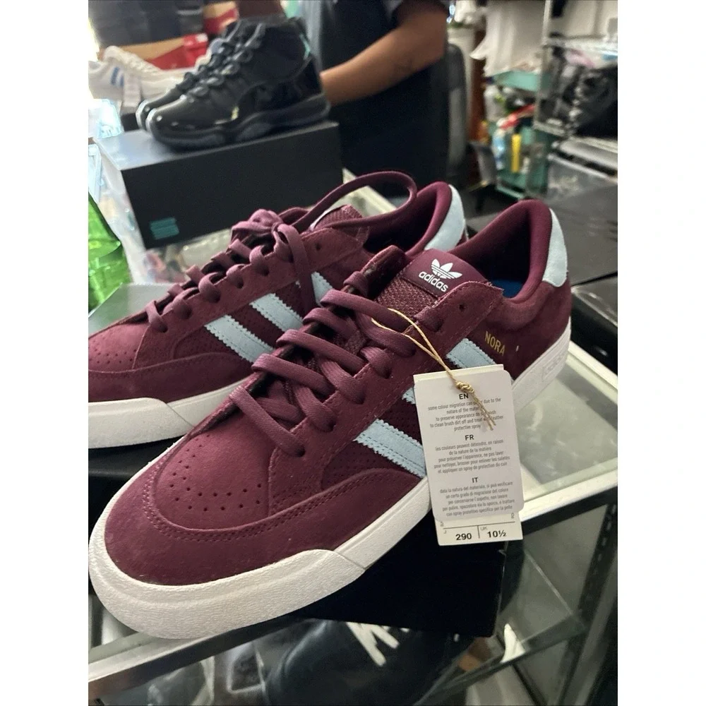 adidas Originals NORA Mens Shoes HQ4698 Maroon Clear Sky White Size 11